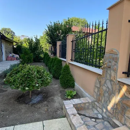 M&v House Πανσιόν *