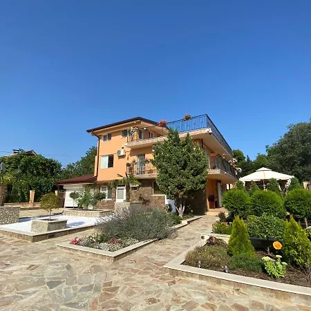 Πανσιόν M&v House